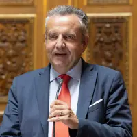 Ça finit par payer 20 - Les indiscretions Laurent Burgoa, sénateur du Gard