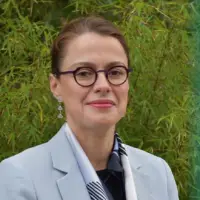 Des bises naissent des business 22 - Les indiscretions Sophie Miegeville, préfecture des Hautes-Pyrénées