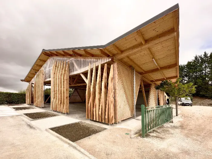Fibois Occitanie récompense 10 ouvrages lors du Prix Régional de la Construction Bois 2025 9 - Les indiscretions La Halle de Péguilhan. ©Lion'L - Atelier d'architecture