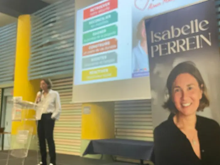 Municipales 2026 : des potins à nous transmettre ? C’est ici ! 2 - Les indiscretions Meeting Isabelle Perrein - Les indiscretions