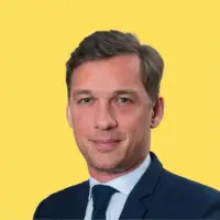 Julien Miro, guerre aux promoteurs