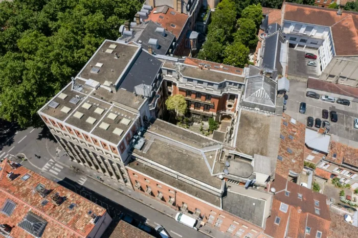 Toulouse : l’État met aux enchères 5.256 m² de bureaux en centre-ville 3 - Les indiscretions decodage toulouse immeuble 1 - Les indiscretions